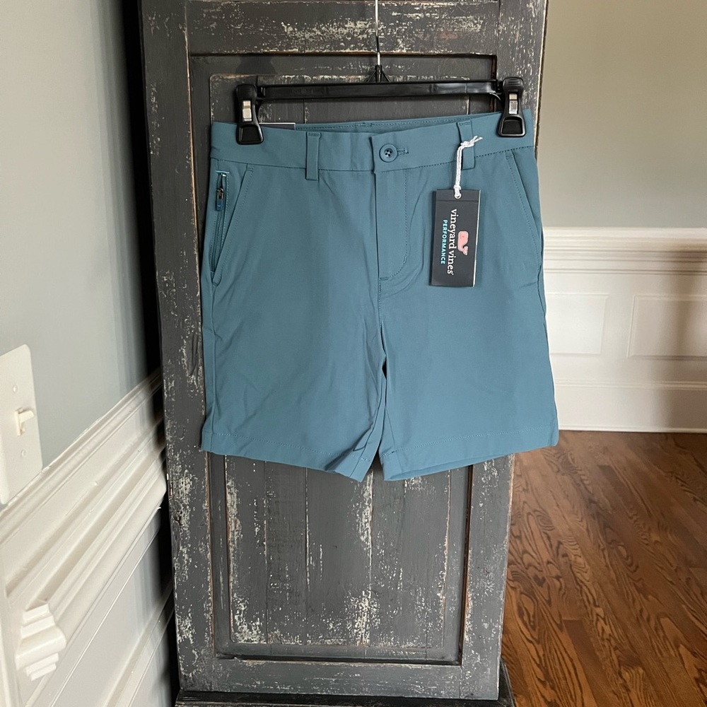 Boys Vineyard Vines performance shorts in mallard blue.Sz 12. NWT